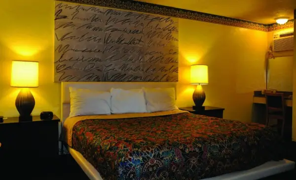 Travelers Inn Manteca 10